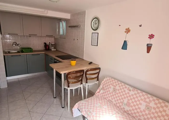 Kuca Luce-apartman Br.1 *