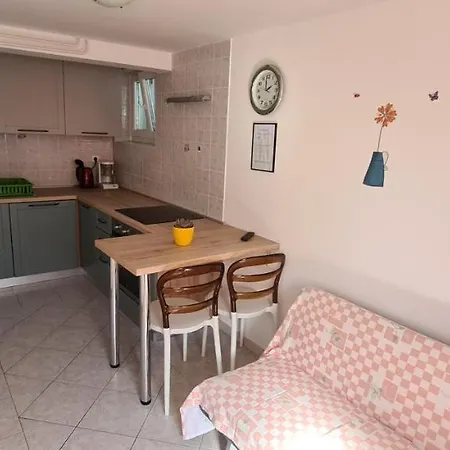 Kuca Luce-apartman Br.1 *